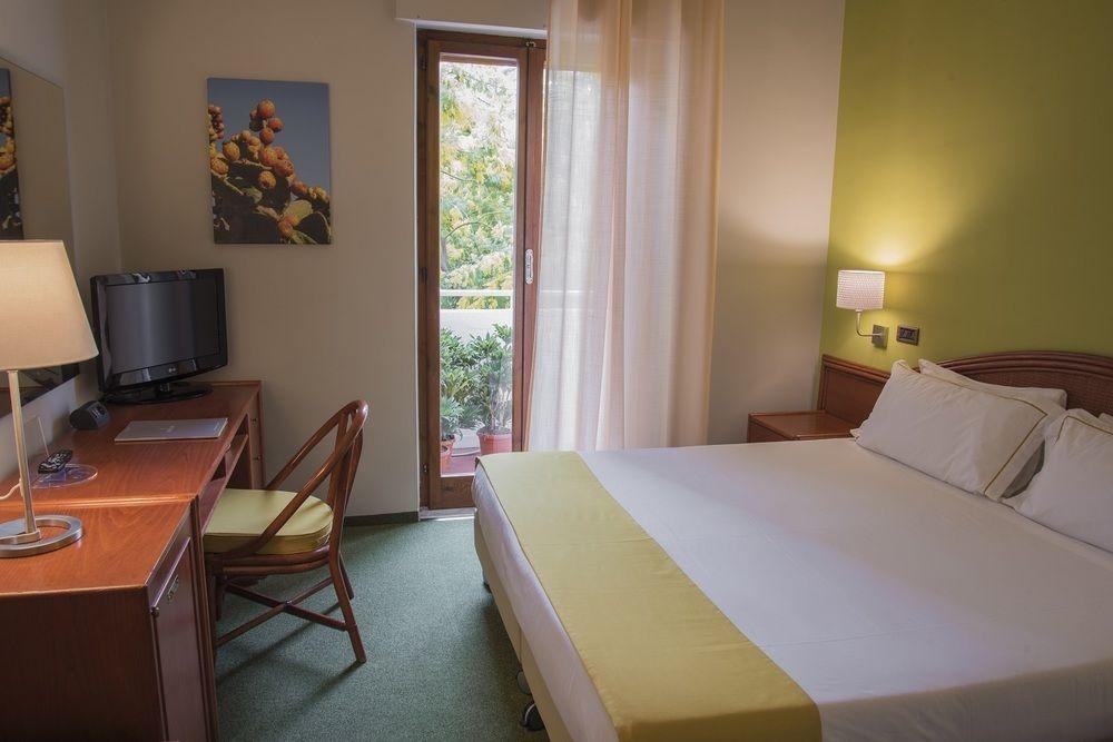 Hotel Riva Del Sole Giovinazzo Esterno foto