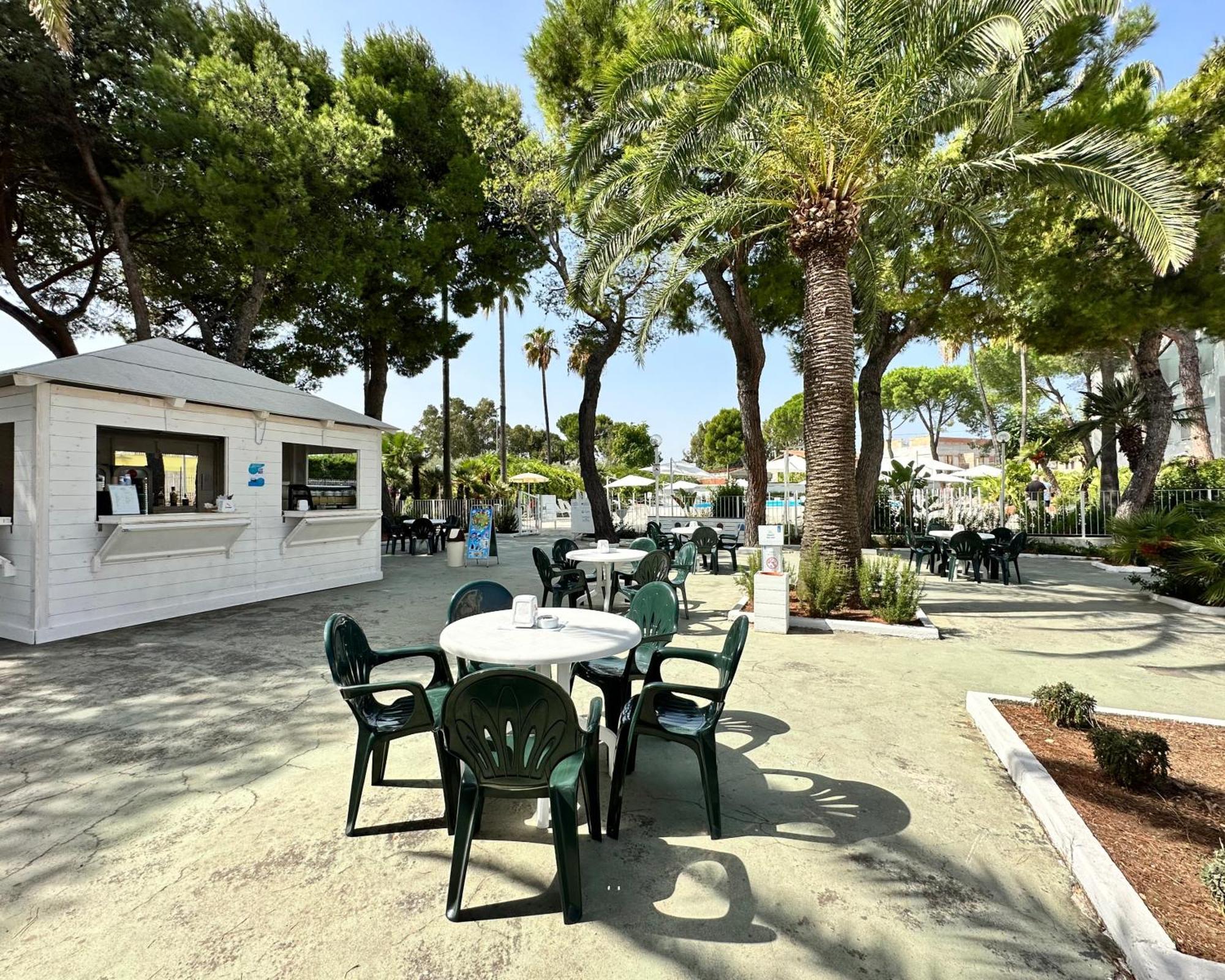Hotel Riva Del Sole Giovinazzo Esterno foto