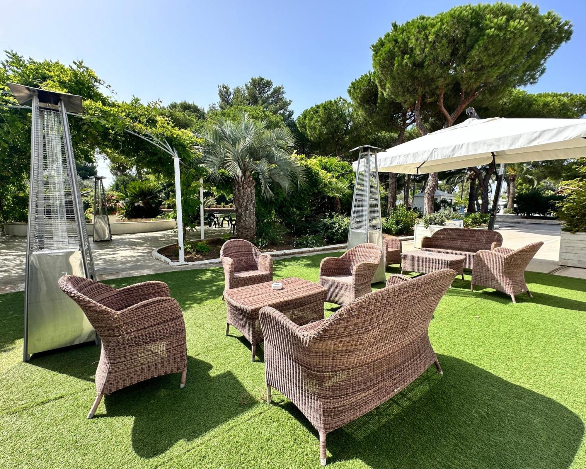 Hotel Riva Del Sole Giovinazzo Esterno foto