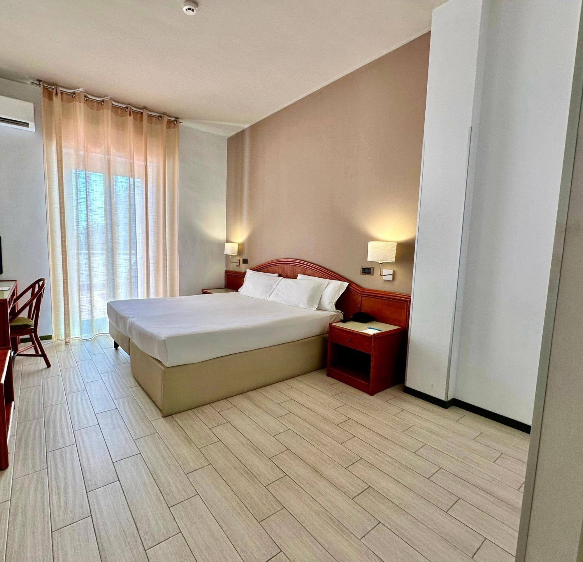 Hotel Riva Del Sole Giovinazzo Esterno foto